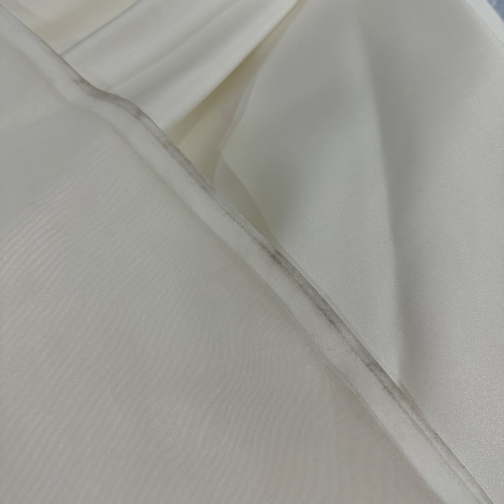 Wedding Dress by ENZOANI - Picture 9 of 16